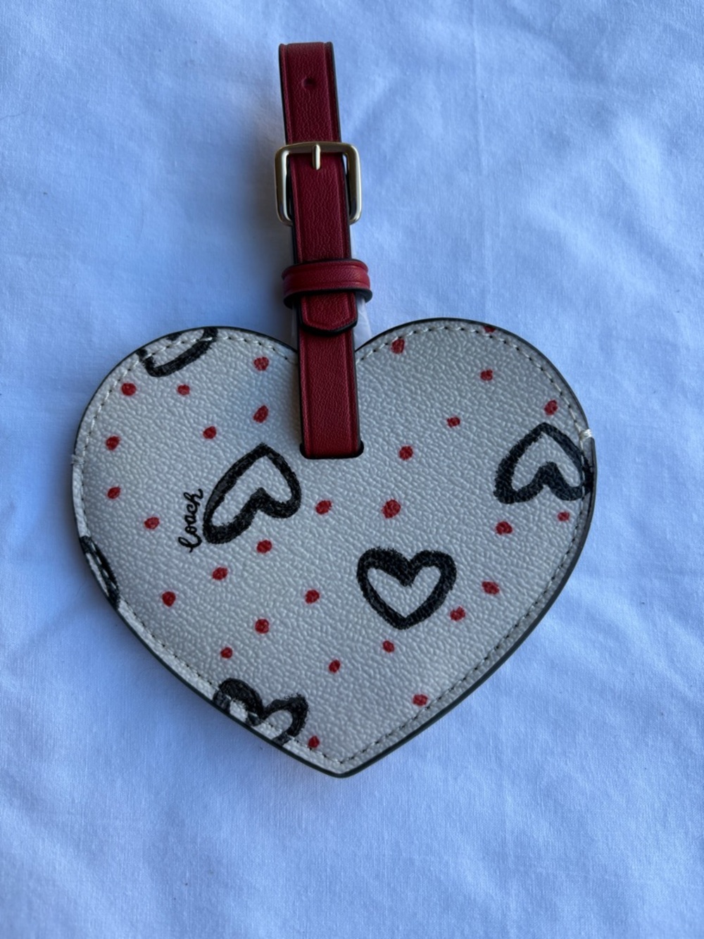 NWOT Coach Heart-Shaped Leather Luggage Tag Bag Charm with Hearts and Red Dots - Picture 3 of 3